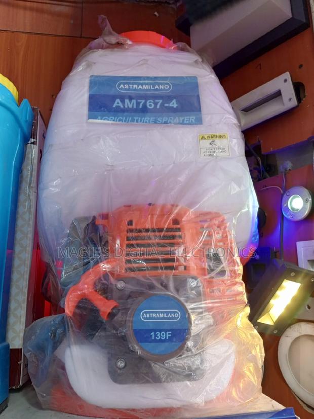 Top Guarantee 20l Astramilano 4stroke Knapsack Sprayer - main view