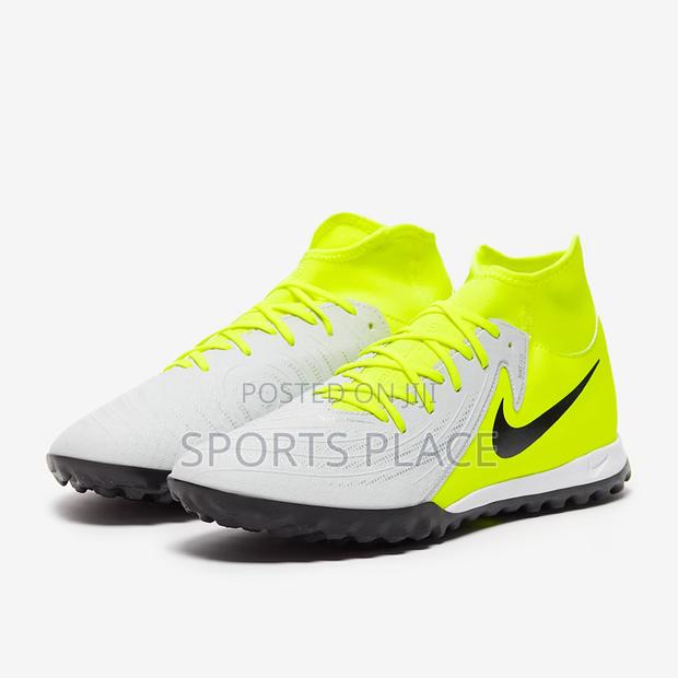 Nike Phantom Luna Ii Academy Tf Trainers.