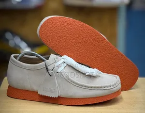 Clarks Wallabies Brown