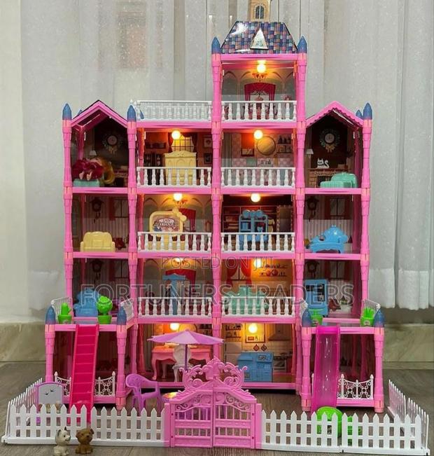 Doll House /Villa Doll House