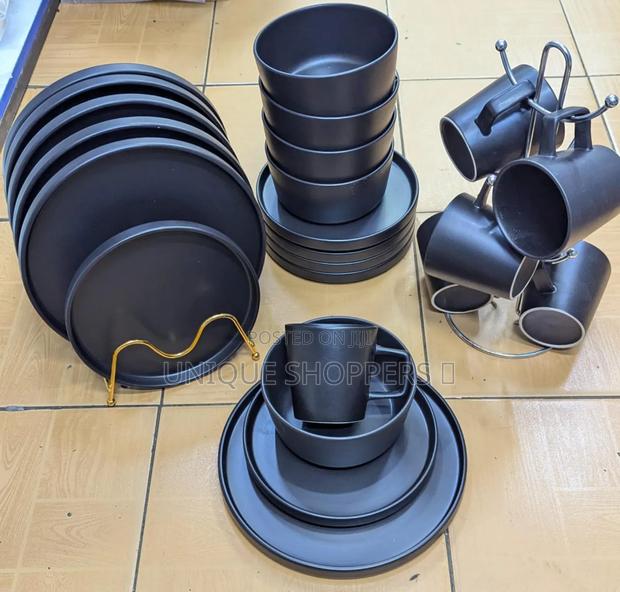 24psc Black Dinner Set - main view