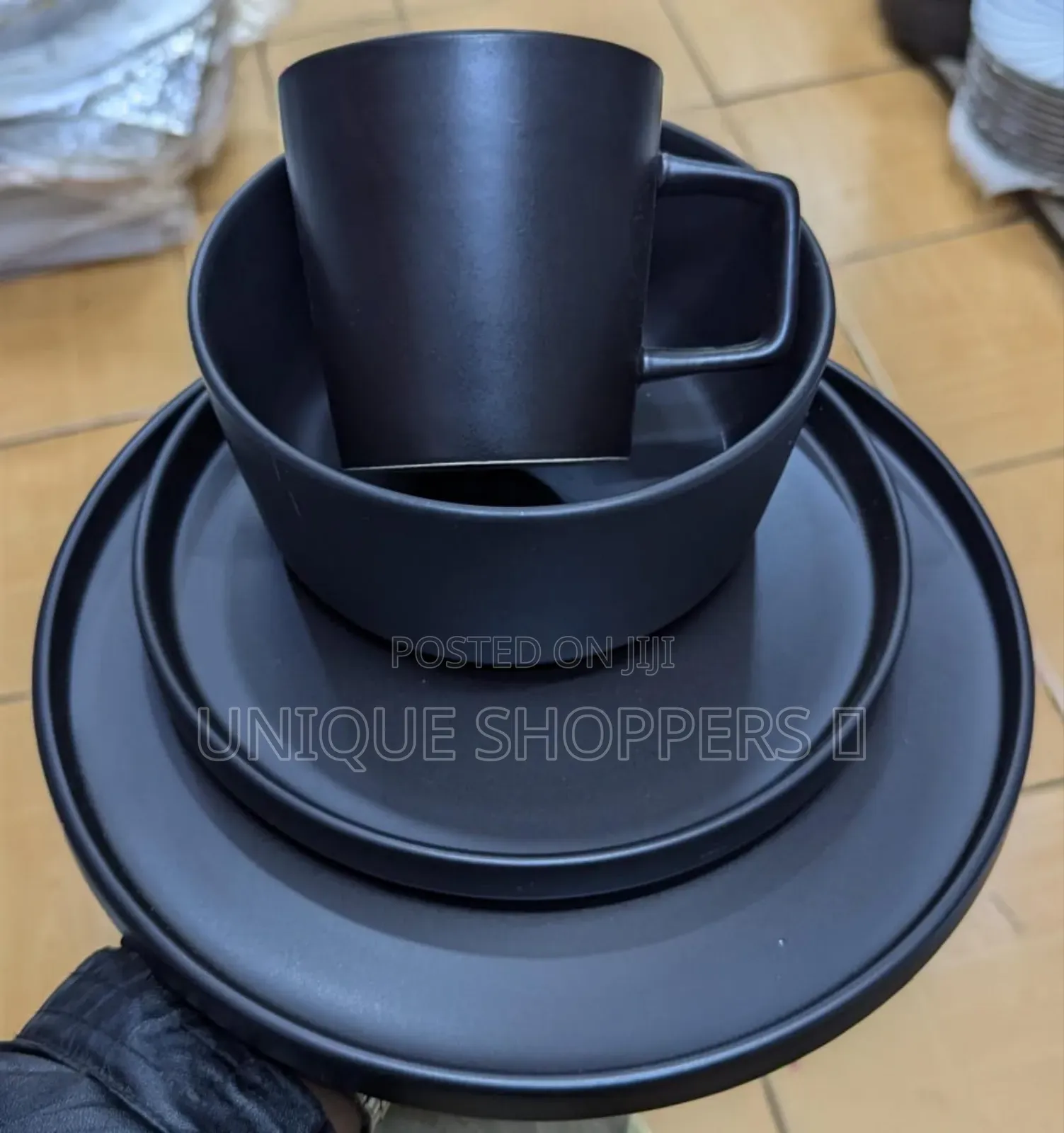 24psc Black Dinner Set