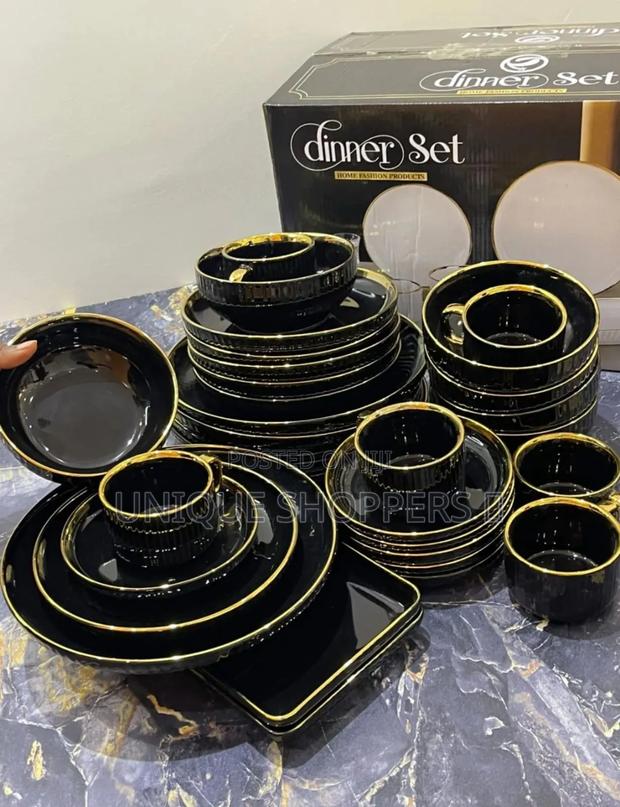 Black Elegant European Porcelain Dinner Set
32pcs Dinner