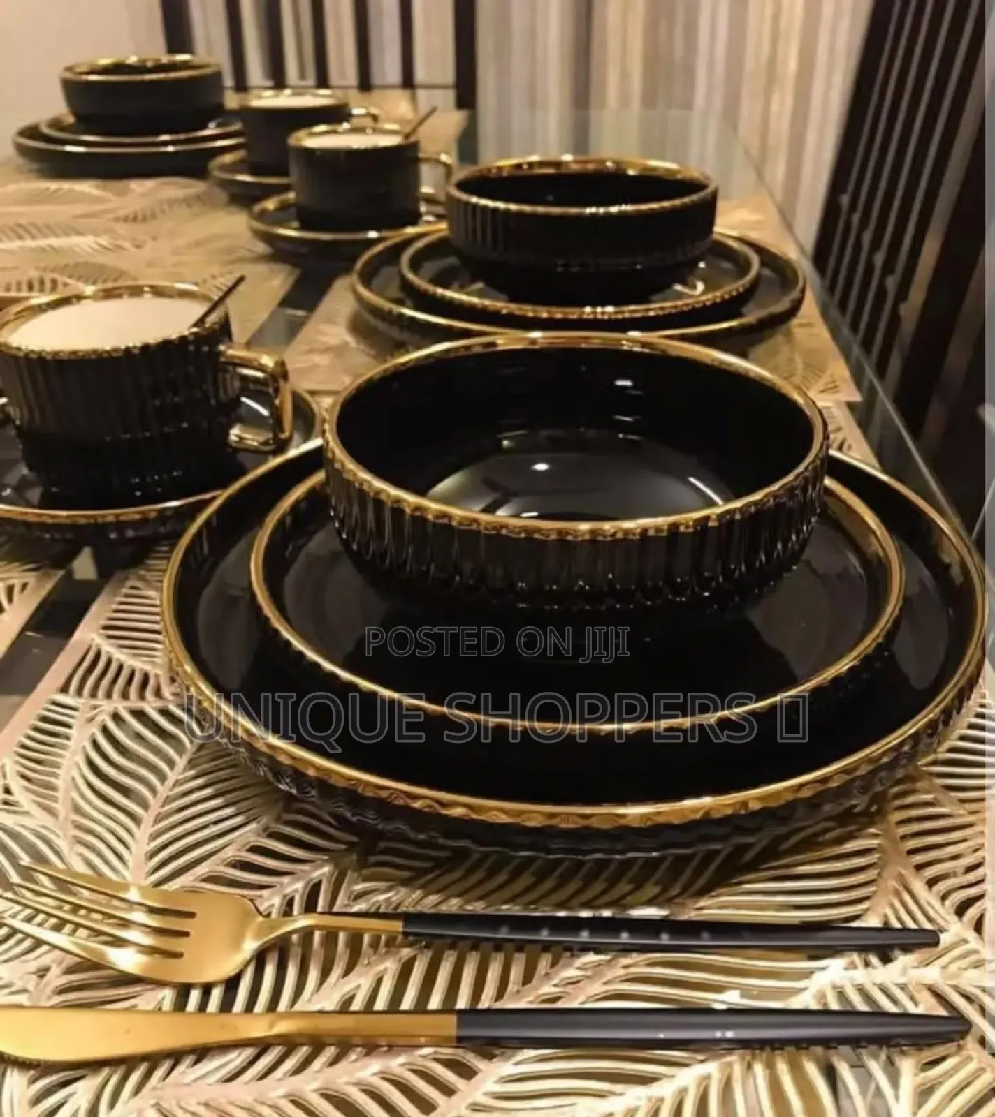 Black Elegant European Porcelain Dinner Set
32pcs Dinner