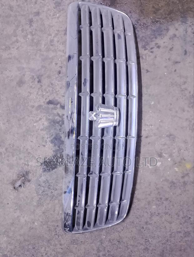 Toyota Crown 2008 Grille - main view