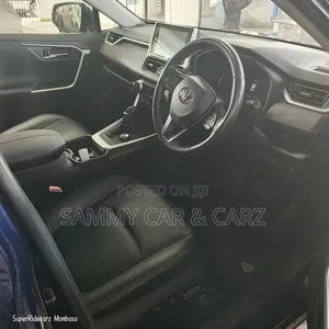 Toyota RAV4 Hybrid 2021 Blue