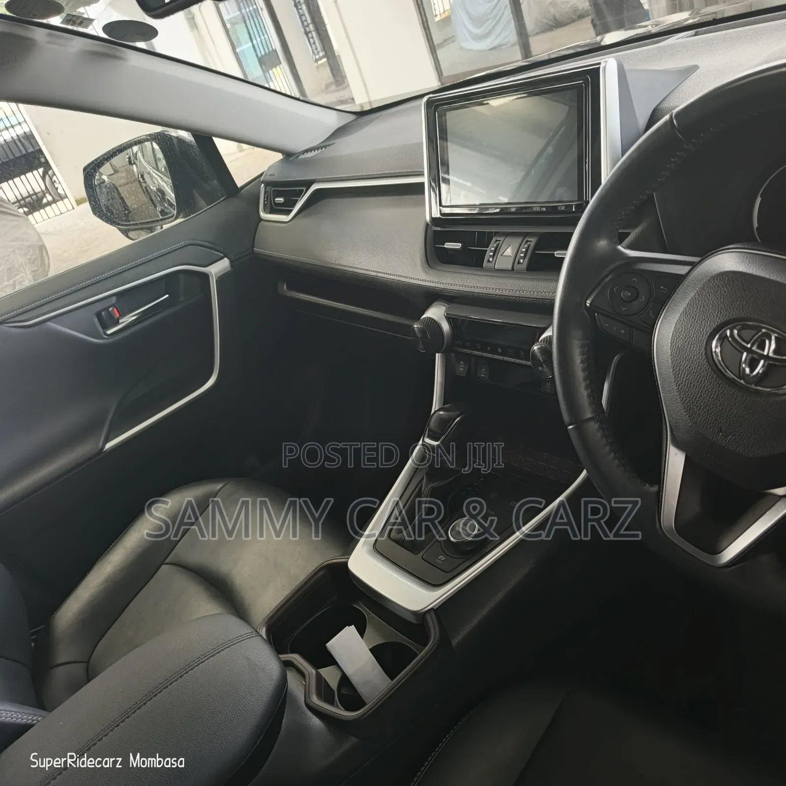 Toyota RAV4 Hybrid 2021 Blue