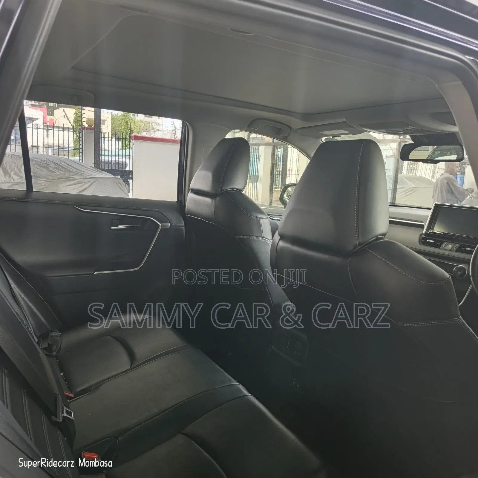 Toyota RAV4 Hybrid 2021 Blue