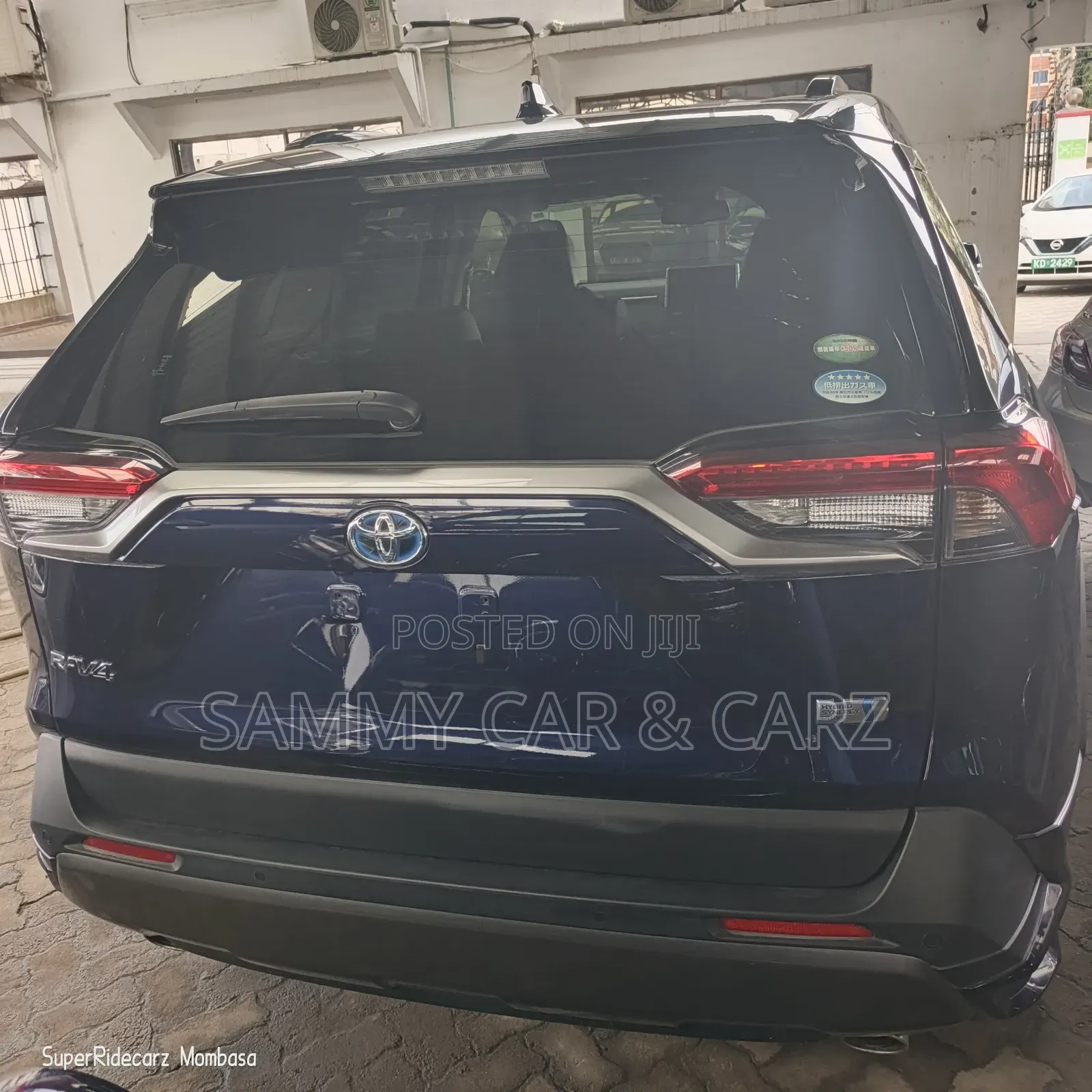 Toyota RAV4 Hybrid 2021 Blue