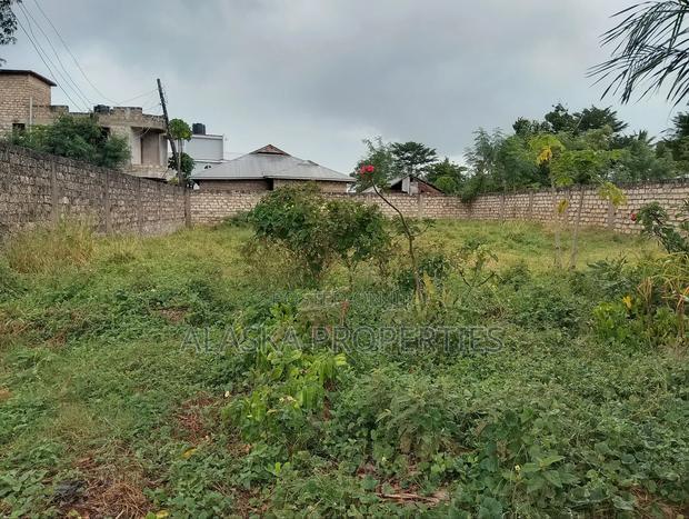60by110 Prime Plot 4 Sale in Utange - thumbnail 3