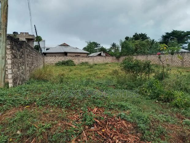 60by110 Prime Plot 4 Sale in Utange - thumbnail 4