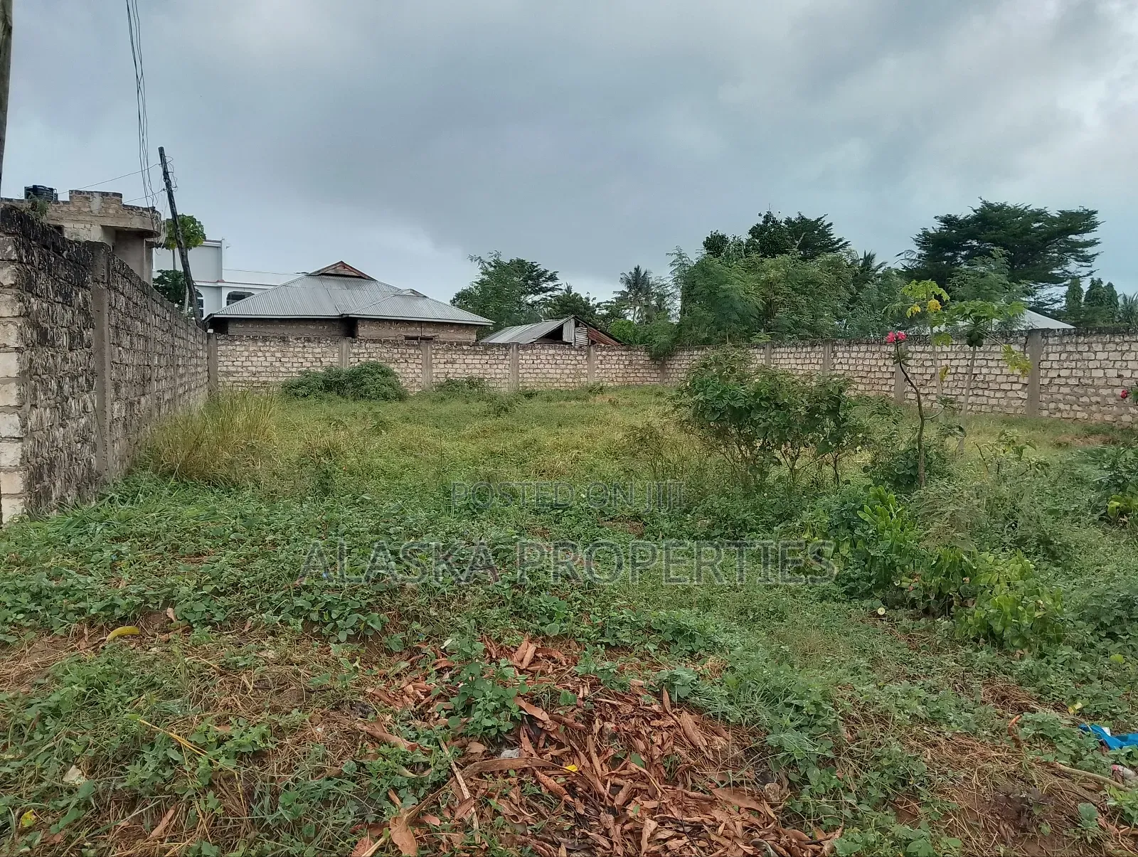 50by100 Prime Plot 4 Sale in Utange