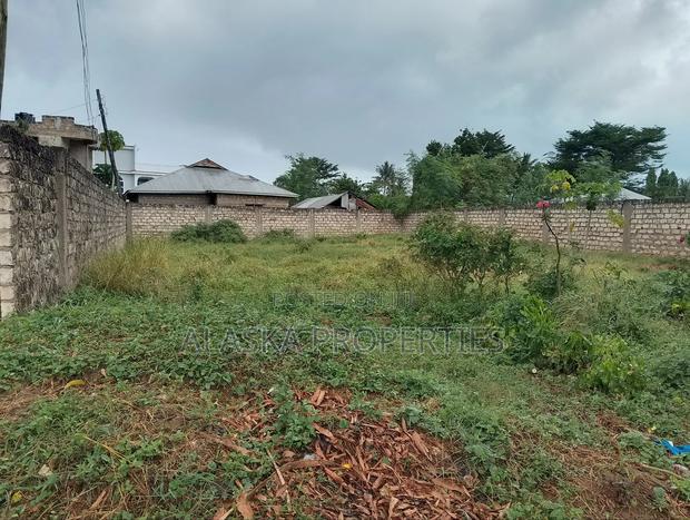 60by110 Prime Plot 4 Sale in Utange - thumbnail 5