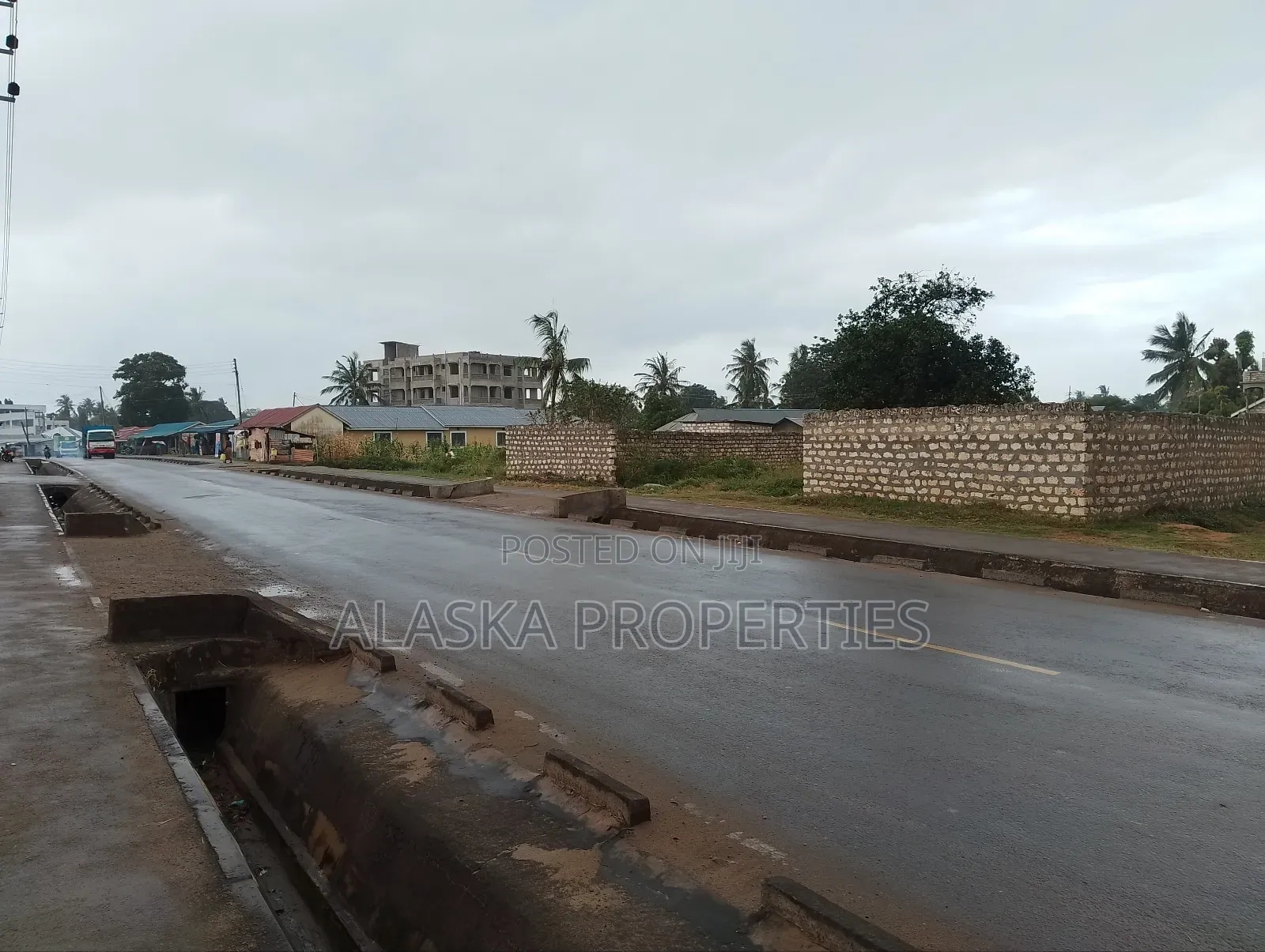 50by100 Prime Plot 4 Sale in Utange