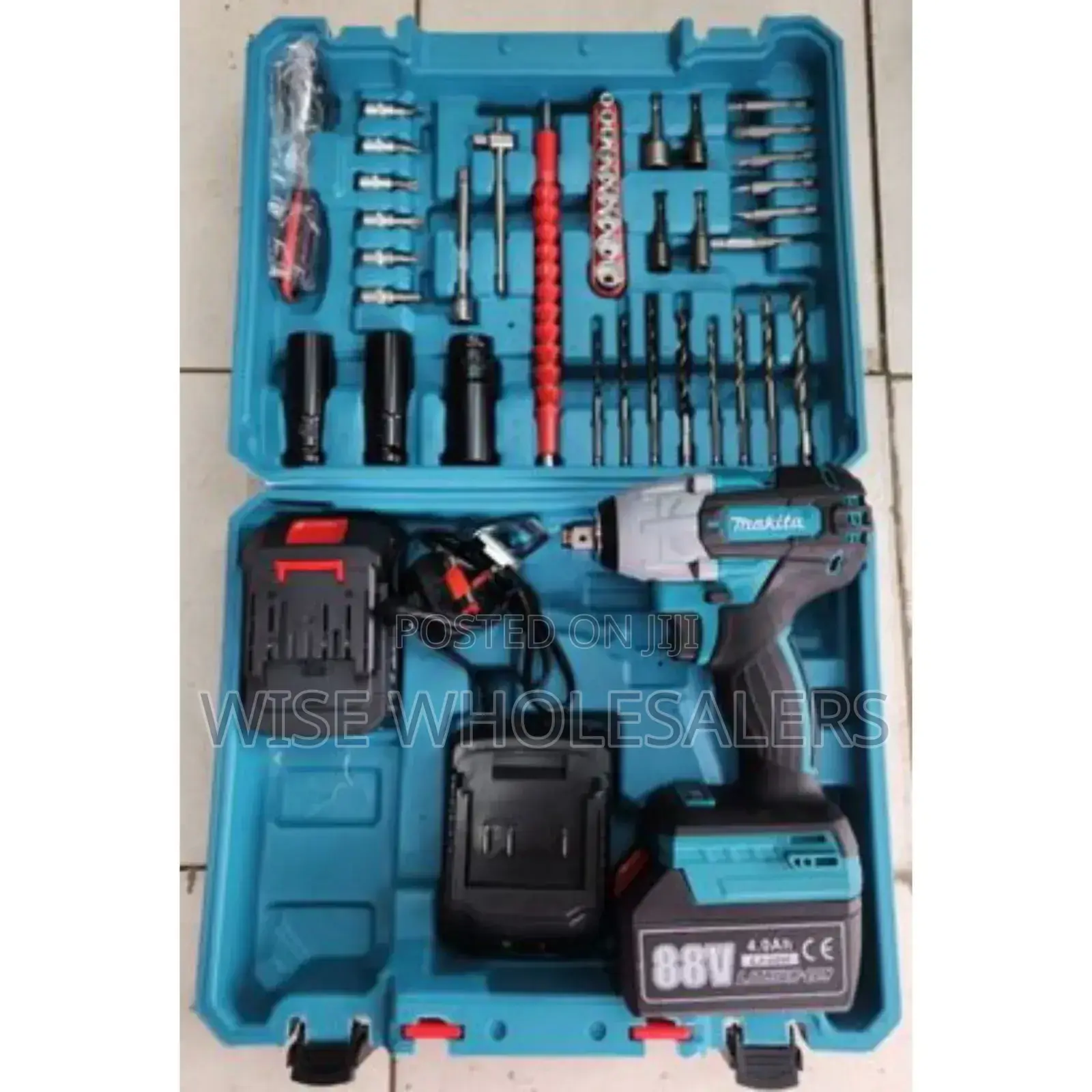 Makita 88v Cordless Hammer Drill With Accessories√°°°