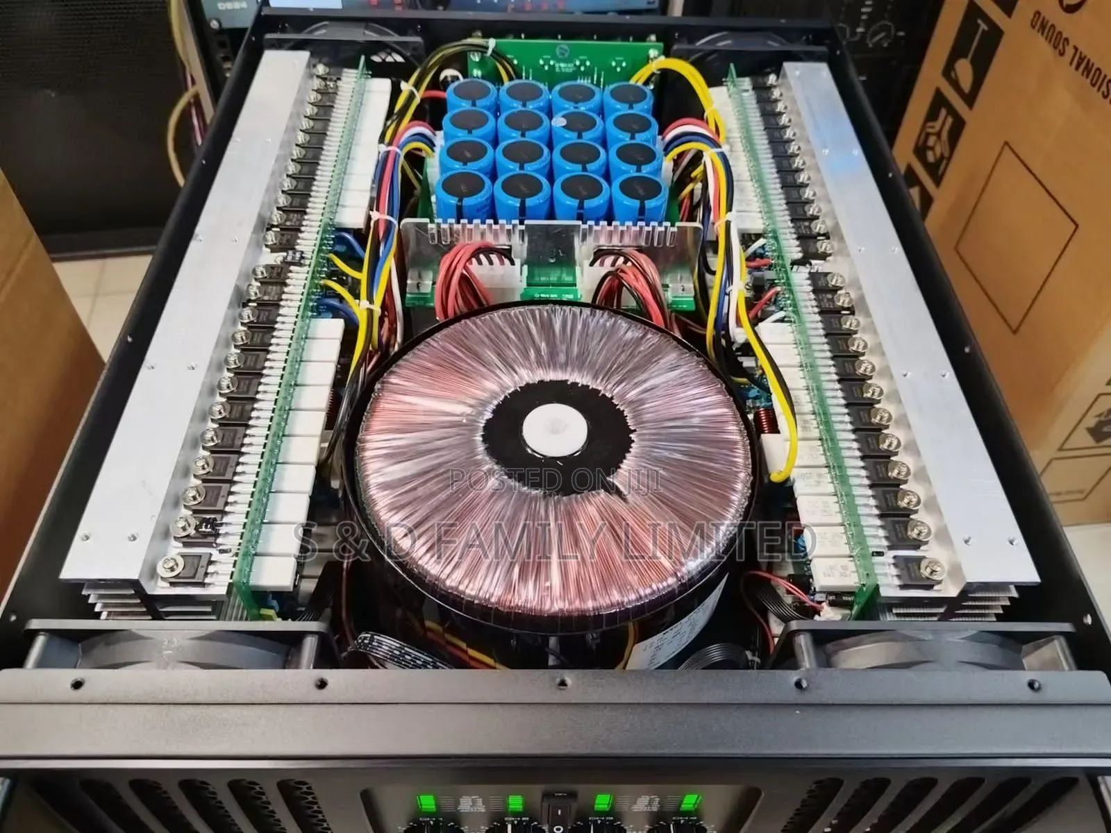Soundstars 4 Channels Power Amplifier