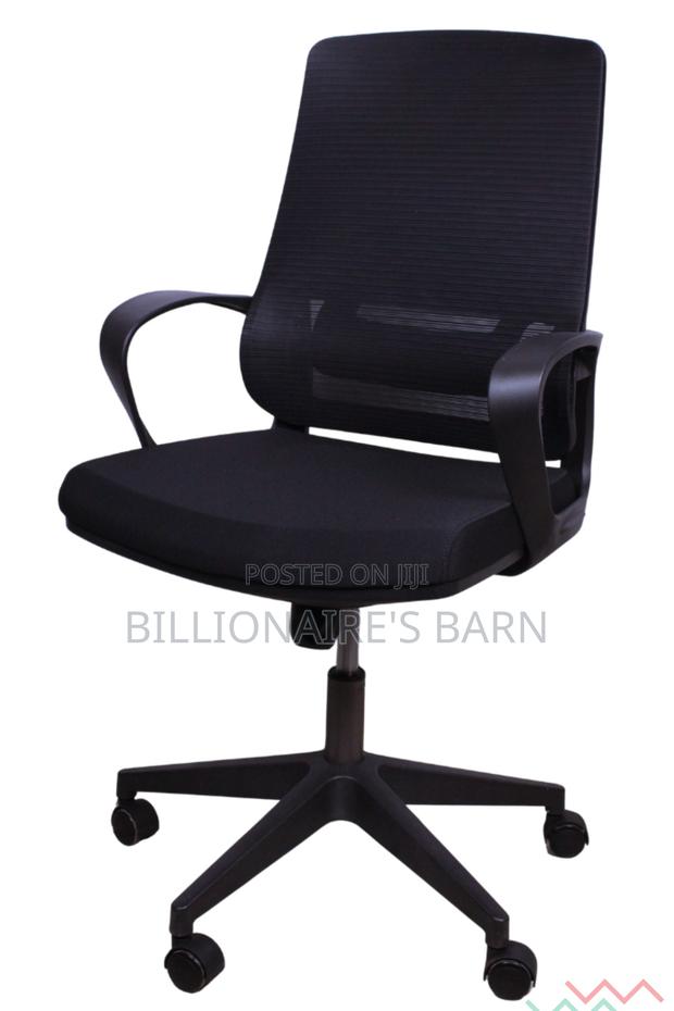 Office Mesh Chair With Minimalist, Sleek Design Black