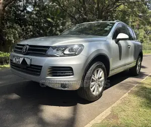 Volkswagen Touareg VR6 Lux 2011 Silver