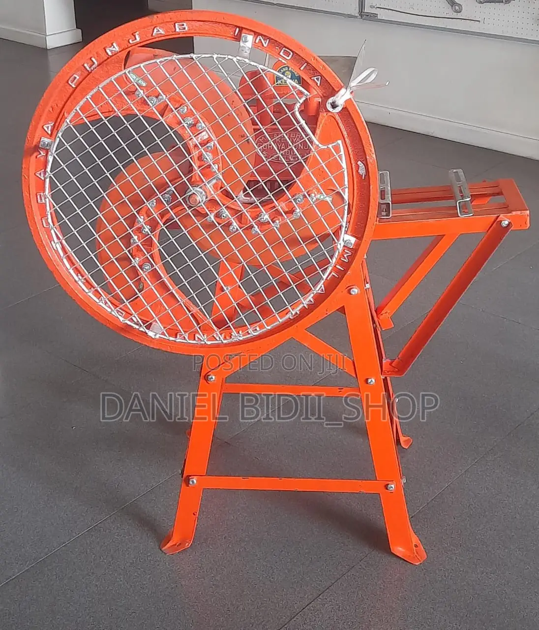 Milano Brand Chaff Cutter Regular 3 Blade With Stand