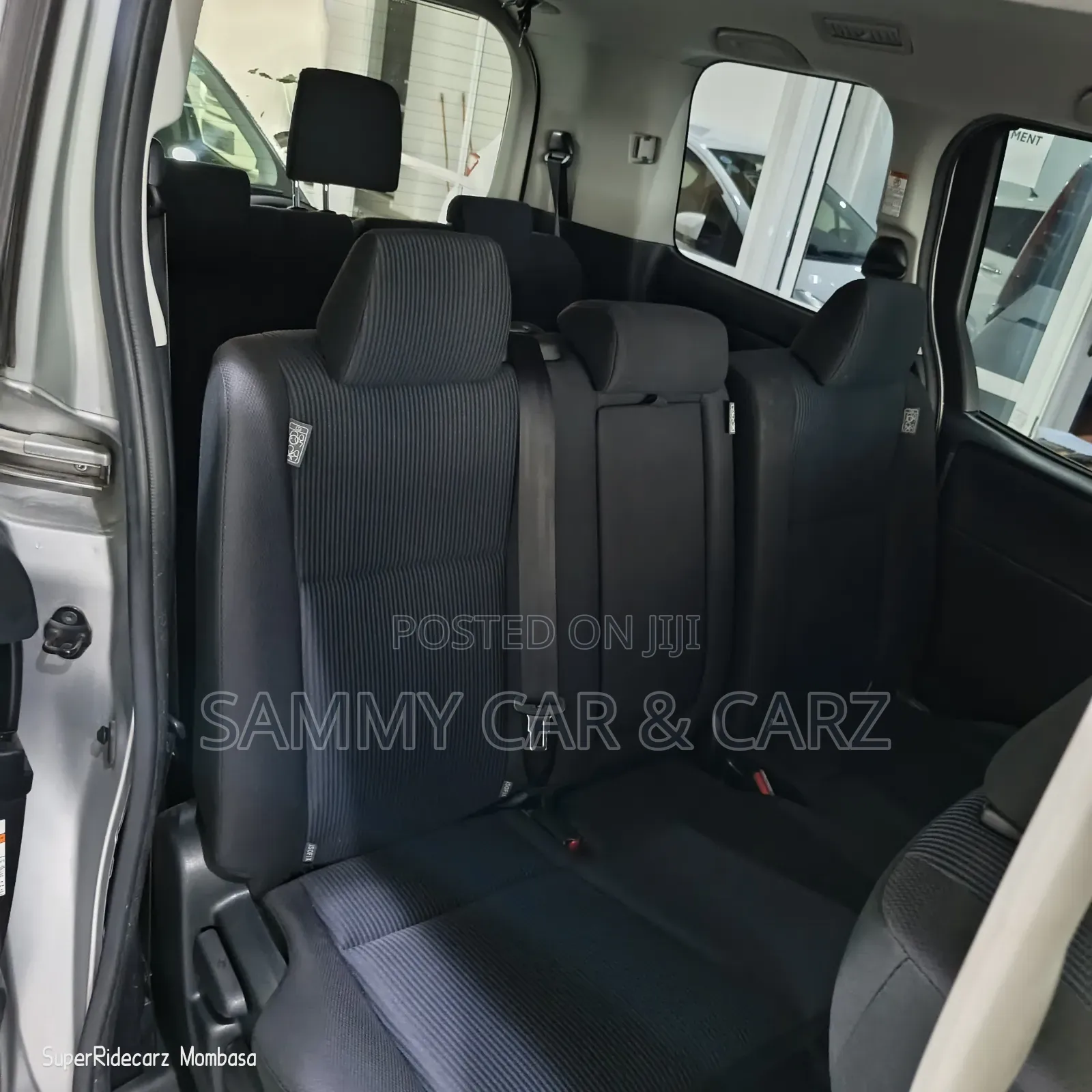 Toyota Noah 2.0 FWD (8 Seater) 2018 Silver