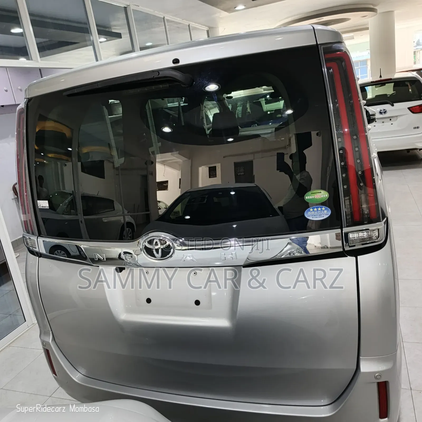 Toyota Noah 2.0 FWD (8 Seater) 2018 Silver