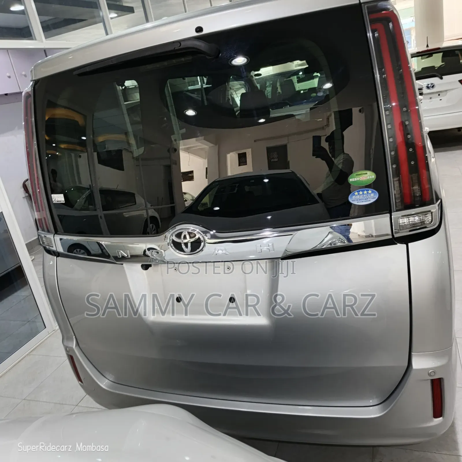 Toyota Noah 2.0 FWD (8 Seater) 2018 Silver