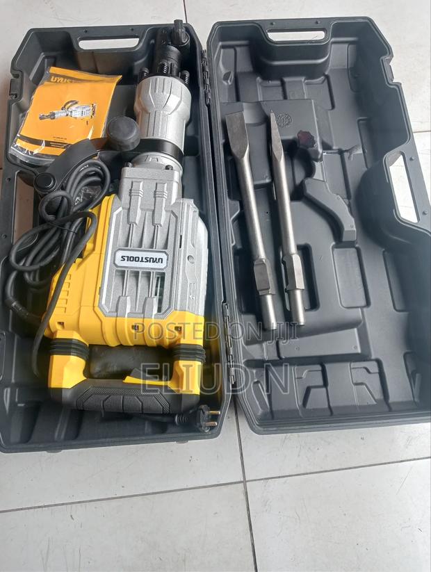 Uyustools Heavy Duty Breaker 2700w - main view