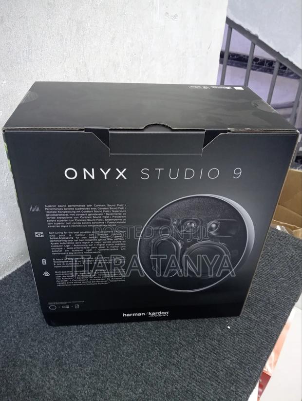 Harman Kardon Onyx Studio 9 Portable Bluetooth Speaker - thumbnail 2