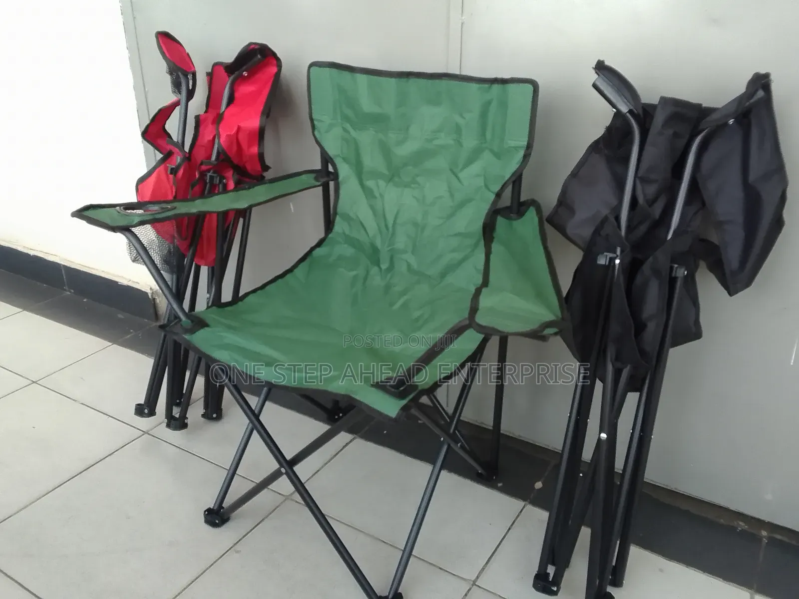 Foldable Seat With Cupholder