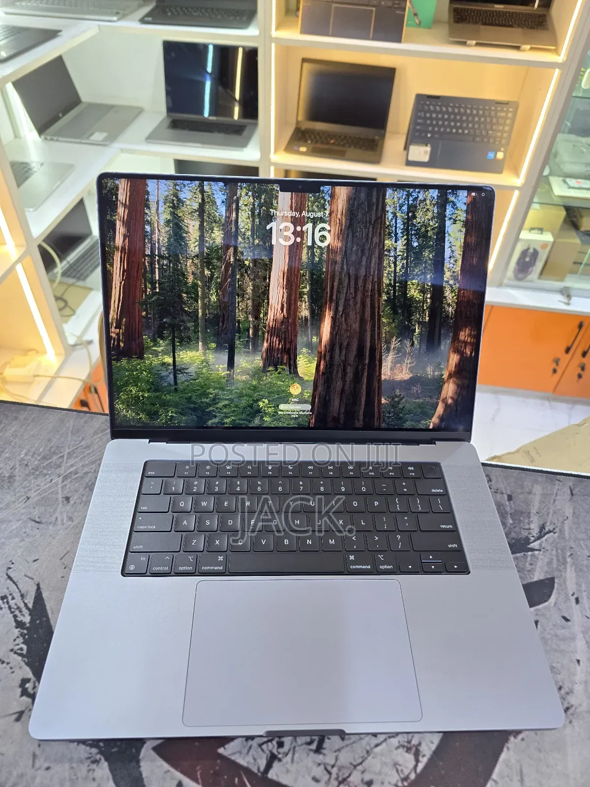 Laptop Apple MacBook Pro 2023 M3 Pro 16-inch 16GB Apple M2 SSD 512GB