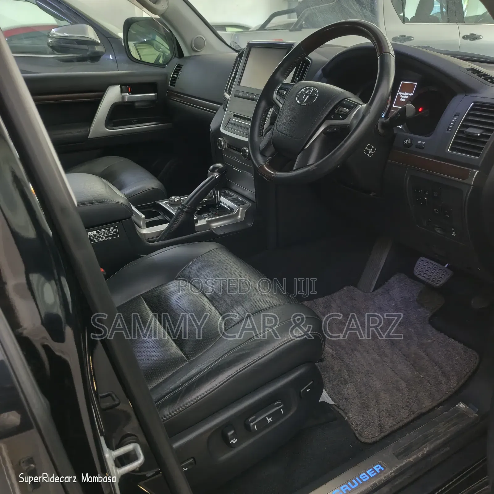 Toyota Land Cruiser 4.6 V8 AX 2017 Black