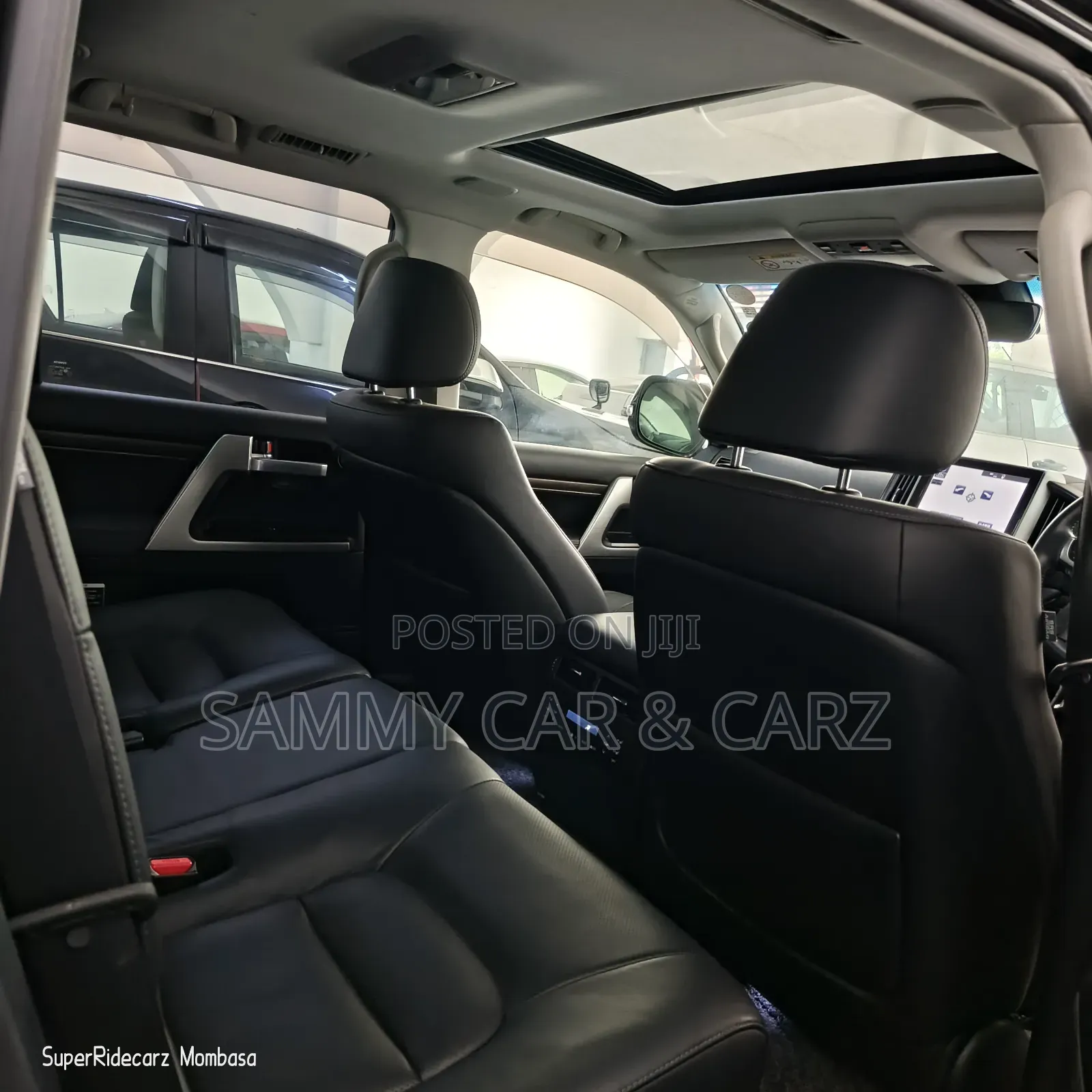 Toyota Land Cruiser 4.6 V8 AX 2017 Black