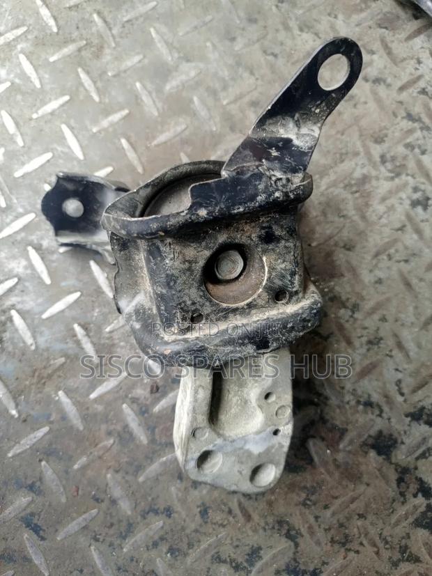 Engine Mount Nze - main view