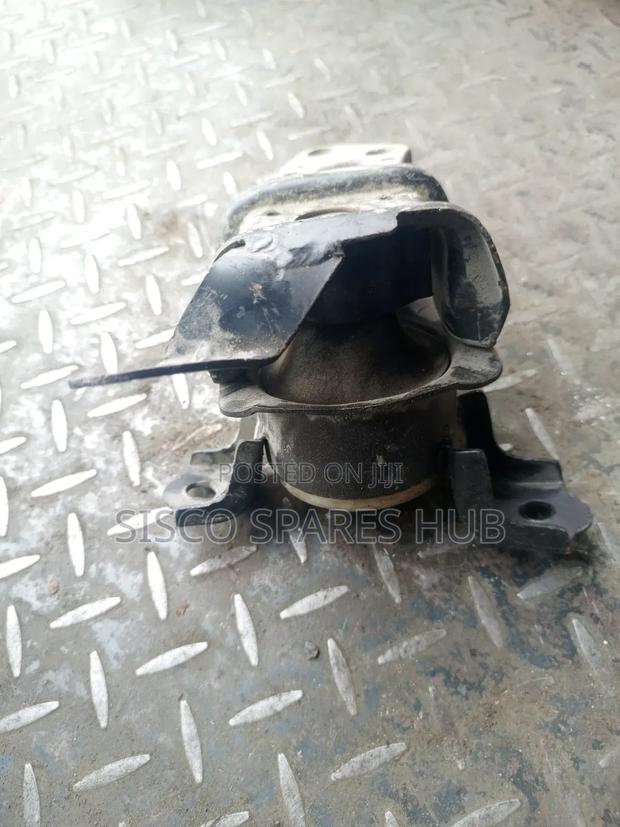 Engine Mount Nze - thumbnail 3