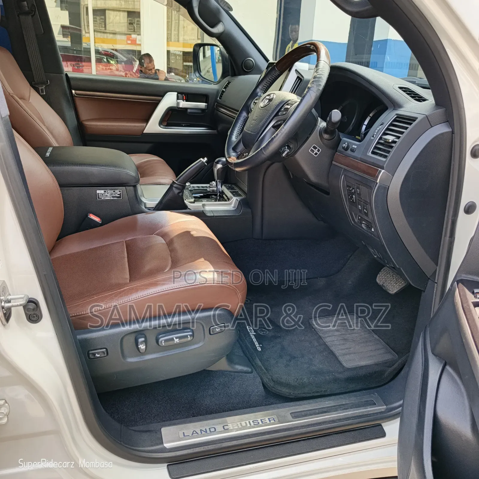 Toyota Land Cruiser 4.6 V8 ZX 2017 White
