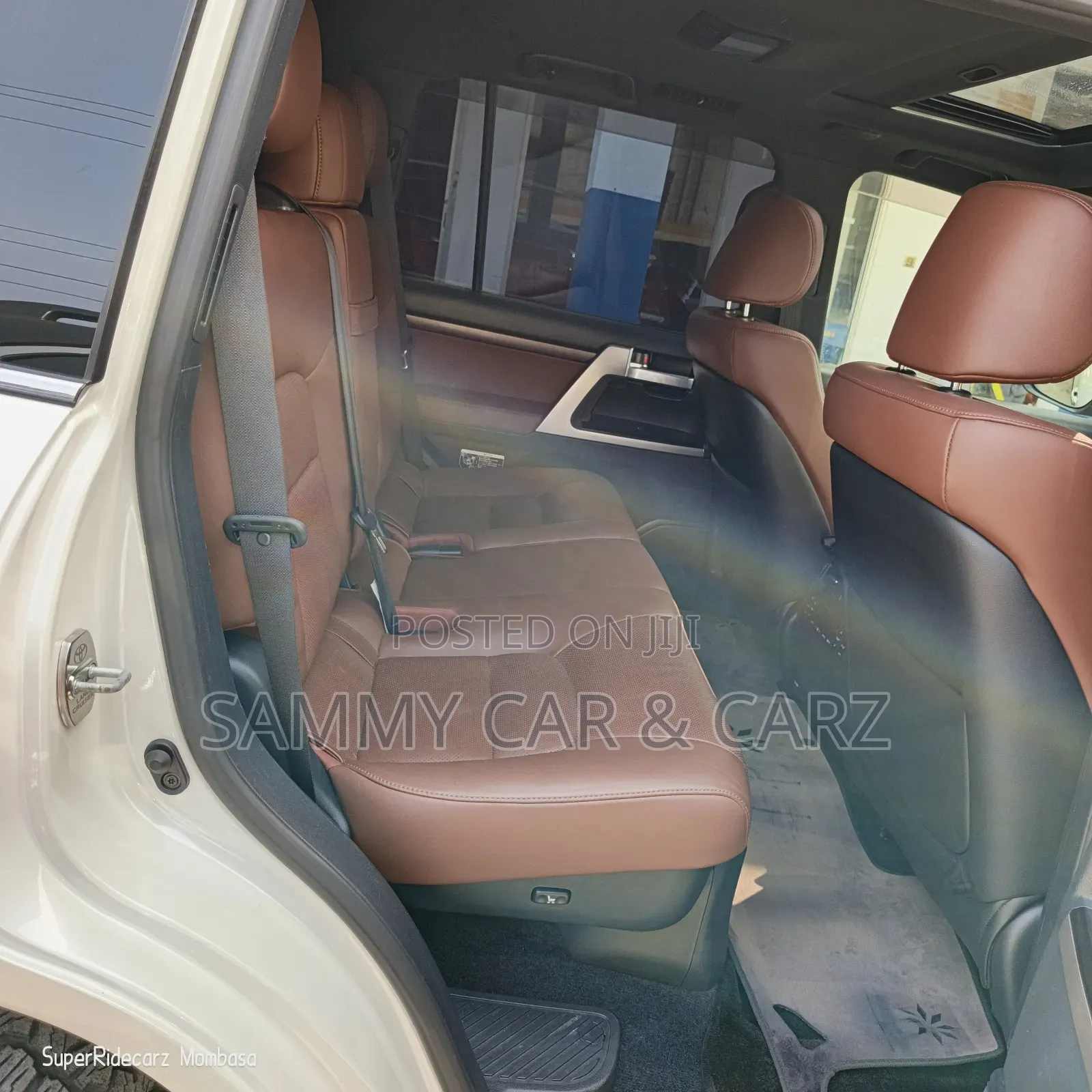 Toyota Land Cruiser 4.6 V8 ZX 2017 White