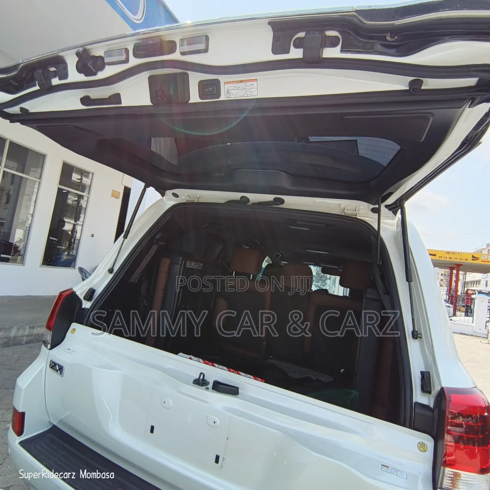 Toyota Land Cruiser 4.6 V8 ZX 2017 White