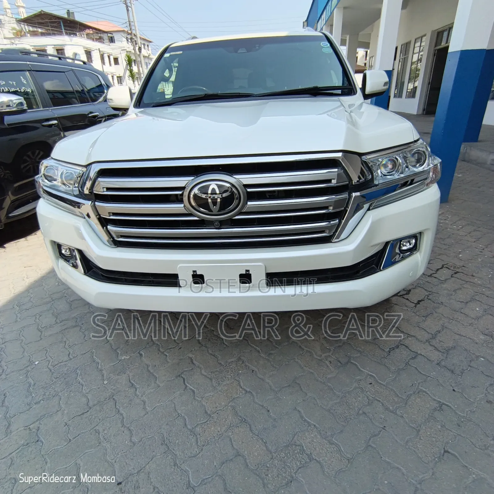Toyota Land Cruiser 4.6 V8 ZX 2017 White