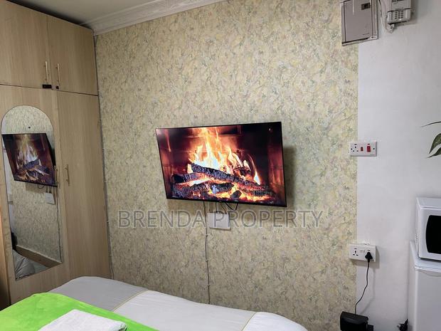 Sunny Studio Stay at TRM Drive, Roysambu - thumbnail 4