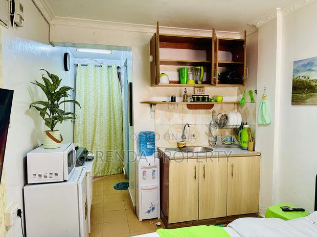 Sunny Studio Stay at TRM Drive, Roysambu - thumbnail 6