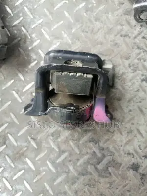 Engine Mount Daihatsu Mira