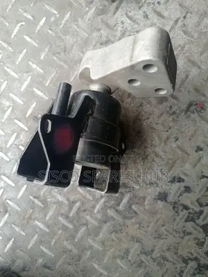 Engine Mount Mitsubishi Mirage