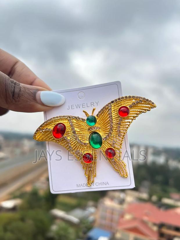 One Brooch, Endless Elegance - thumbnail 4