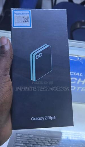 New Samsung Galaxy Z Flip6 256 GB Black - main view