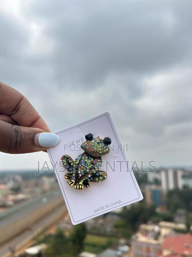 One Brooch, Endless Elegance - thumbnail 7