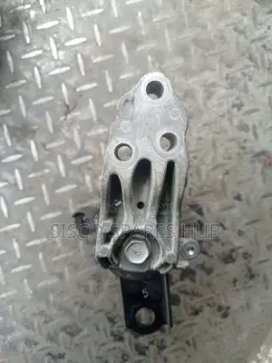 Engine Mount Mazda Demio