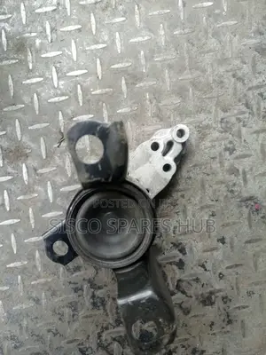 Engine Mount Mazda Demio