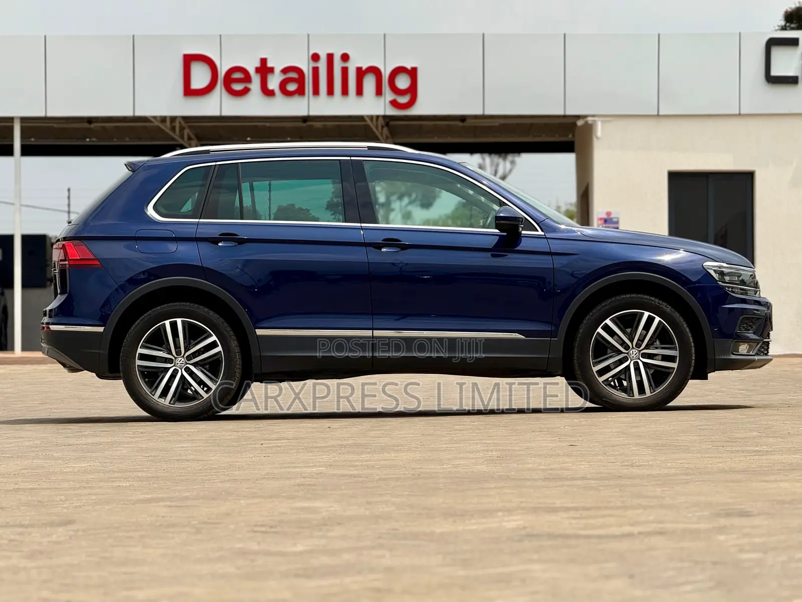 Volkswagen Tiguan 2018 Blue