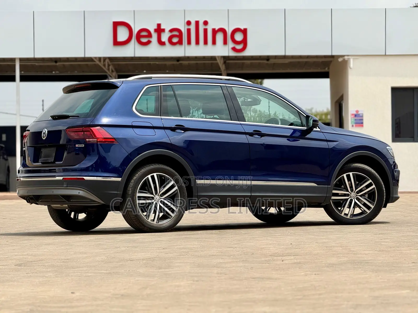 Volkswagen Tiguan 2018 Blue