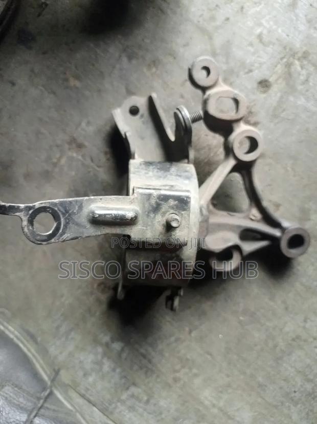 Gear Box Mounting Daihatsu Mira